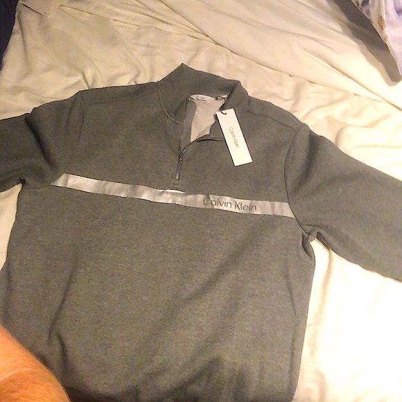 Calvin Klein sweater - Picture 1 of 4